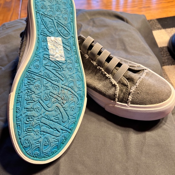 Blowfish Sneaker - Picture 3 of 4